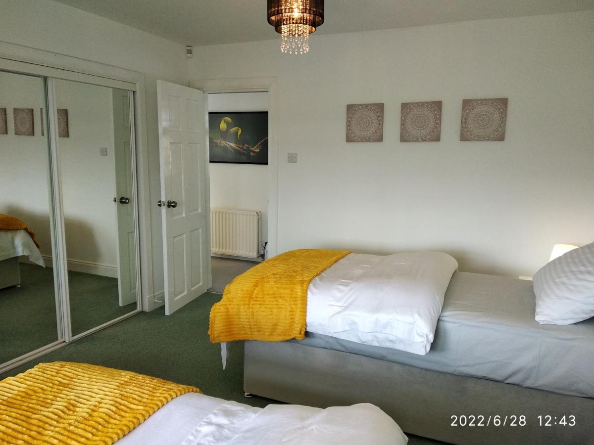 Cottage With Panoramic Views Kirk of Shotts Екстер'єр фото