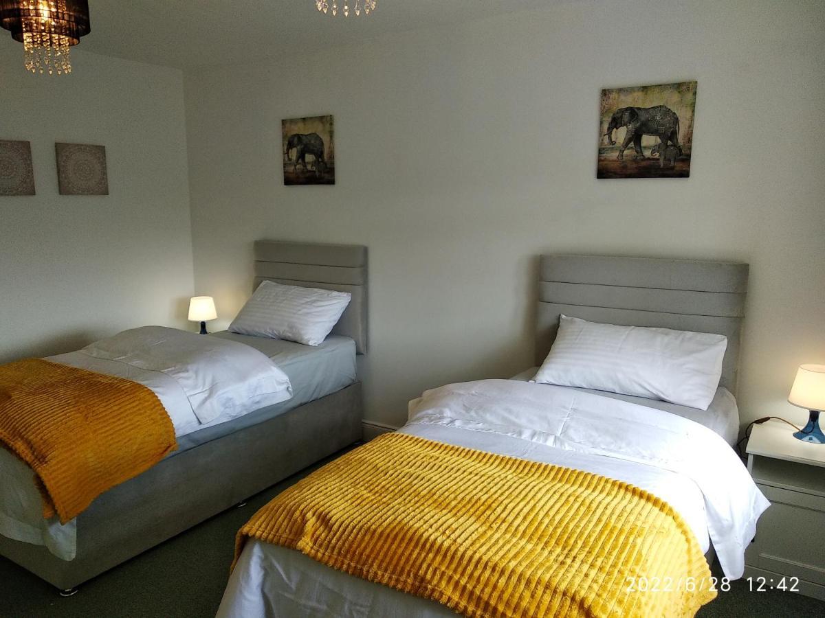 Cottage With Panoramic Views Kirk of Shotts Екстер'єр фото